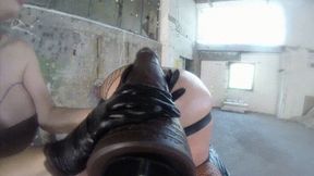 Close-up of a fuck machine fucking a asshole with suction
