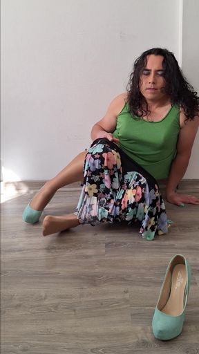 I stretch and masturbate in green
