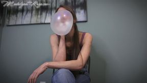 Madalynn's Sucking Back Big Bubbles