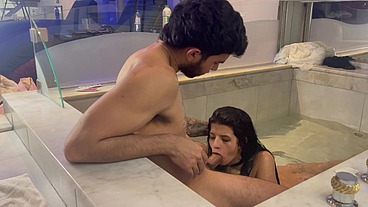 INTENSE THROATPIE! I Drown my Girlfriend and Cum in her Throat in Jacuzzi