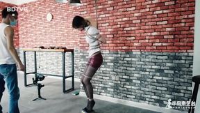 Brunette Treasure Struggles in Blindfolded Challenge
