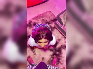 Stepdaughter with a large booty, takes a large ramrod in her moist vagina