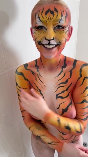 Tiger Bodypaint Shower Solo Play