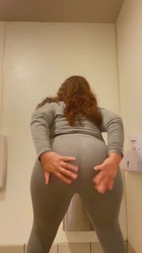 Exotic Teacher loves Spreading her Ass for the Public????