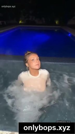 Amateur teen celeb goes viral on TikTok