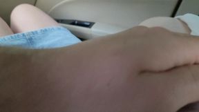 Curvy brown-haired flashes her big tits to a stranger in the car