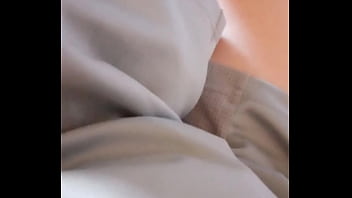 Moglie incinta si d&agrave_ una toccata veloce