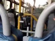 Batendo uma no ônibus