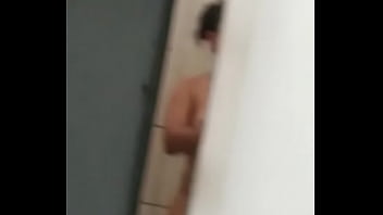 Safada lavando a xereca