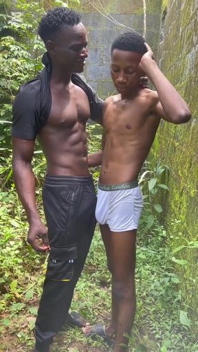 Met the Cute Little Twink in the Bush