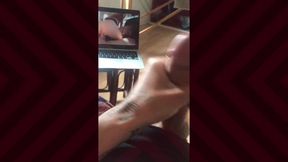 je me branle sur un porno russe pendant 10min en povtu peux tenir tout ce ...