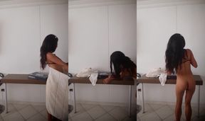 I turn on the messenger and he asks me to show him my tits