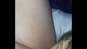 Chupando el co&ntilde_o de mi vecina de alado