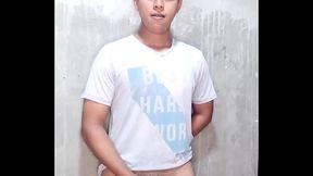 Joven caliente s&eacute_ masturba en su habitaci&oacute_n