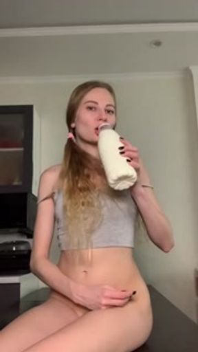 The slut began to play pranks in the kitchen and masturbate pussy.