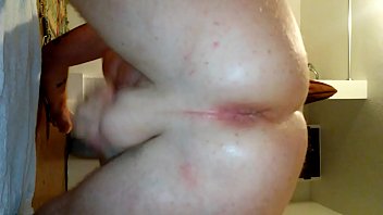 Amateur bisexual dude partys and like sucking cock want to try to ride dick