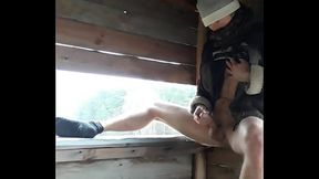 It'_s really cold but hot for a wank