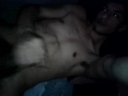 JH DE 21 ANS se branle dans sa chambre
