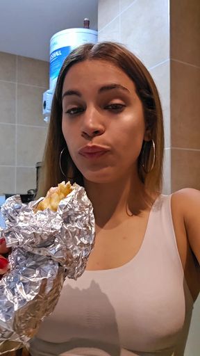 Amateur Couple Eating While Live Streaming