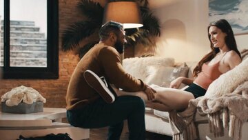 Shemale stepdaughter bareback screws her stepdaddy