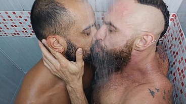 Two males on the bath - tedbluebear and will de william