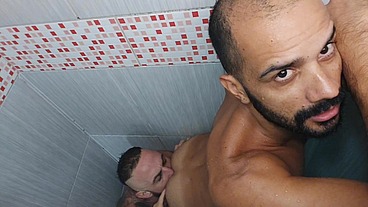 Two males on the bath - tedbluebear and will de william