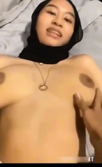 Fatin abg 18yo jilbab malay ngentot dihotel 1