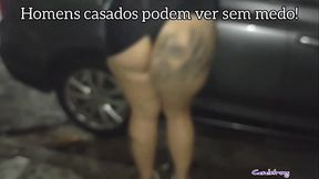 Loira gostosa fazendo compras em mercado na Praia Grande faz a alegria dos homens do litoral paulista