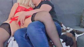 milf en porte jarretelle ce fait bouffer la chatte et bien baiser