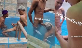 2 Garotos masturbando na piscina