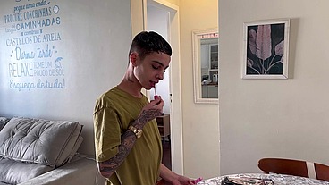 meu sobrinho veio passar as férias em casa comi ele gostoso