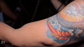 NEG&Atilde_O DOTADO SENDO FODIDO NO SLING DA BOATE PELO FAMOSO ATOR PORN&Ocirc_.