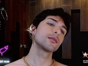 Quiero tu semen sobre mi cara esta noche y que frotemos nuestras pollas
