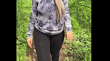 Me Encuentro A Una Milf Operada En El Bosque Y Termina As&iacute_..