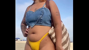 FIZ O CARA FICAR DE PAU DURO NA PRAIA
