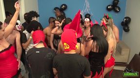 a safadeza rola solto e todo mundo fode na maior orgia brasileira sara rosa mirella mansur suzy slut evy kethlyn melissa alecxander bianca naldy amanda souza polly petrova manu fox jessica morais samu