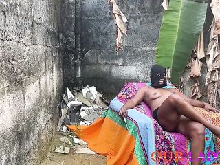 Excited Amateur Ghetto Lovers outside with fingering and blow job