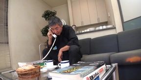 Chika Ameri gets facial after a spicy handjob