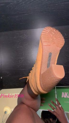 Toe cracking