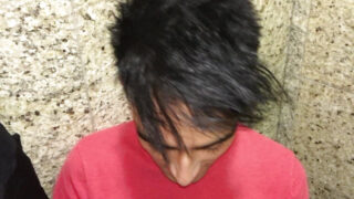 Amateur stiefbroer fetisj POV: slordige orale seks en handmatige stimulatie leiden tot anale ejaculatie met grote penis