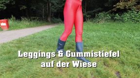 Red leggings and rubber boots in the meadow - Rote Leggings und Gummistiefel auf der Wiese