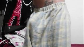 Despues de ir a cama la verga sigue parola