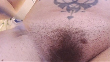 Big hairy pussy to shave