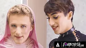 Horny Pretty Fem Twinks Share Hunk Mateo Tomass Huge Dick - Foxy Alex, Alex Foxe And Benny Fox