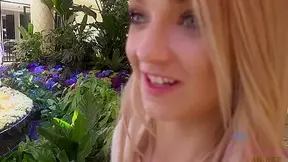 Virtual Vacation In Las Vegas With Sweet Teen Carmen Callaway 1/2