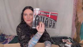 Miss FFW shows her current & new BDSM gear