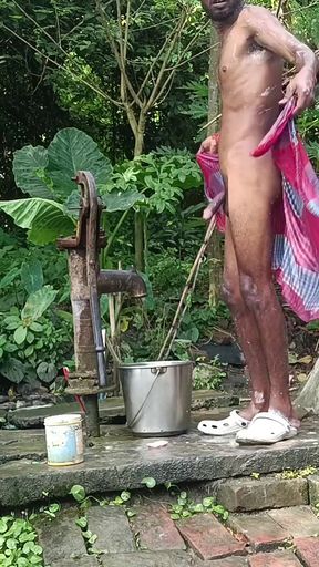 Indian mature Shower open place desi style..   Clip 1