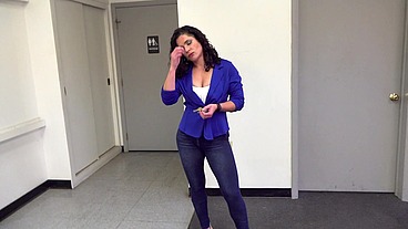 Real estate agent fucked - closing the deal