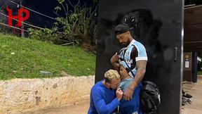 video 203 - macho guy will do anything for money, he fucked my ass until he filled me with cum in the middle of the avenue.