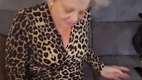 milf sofy joue la cochonne en cam to cam avec sa chatte humide